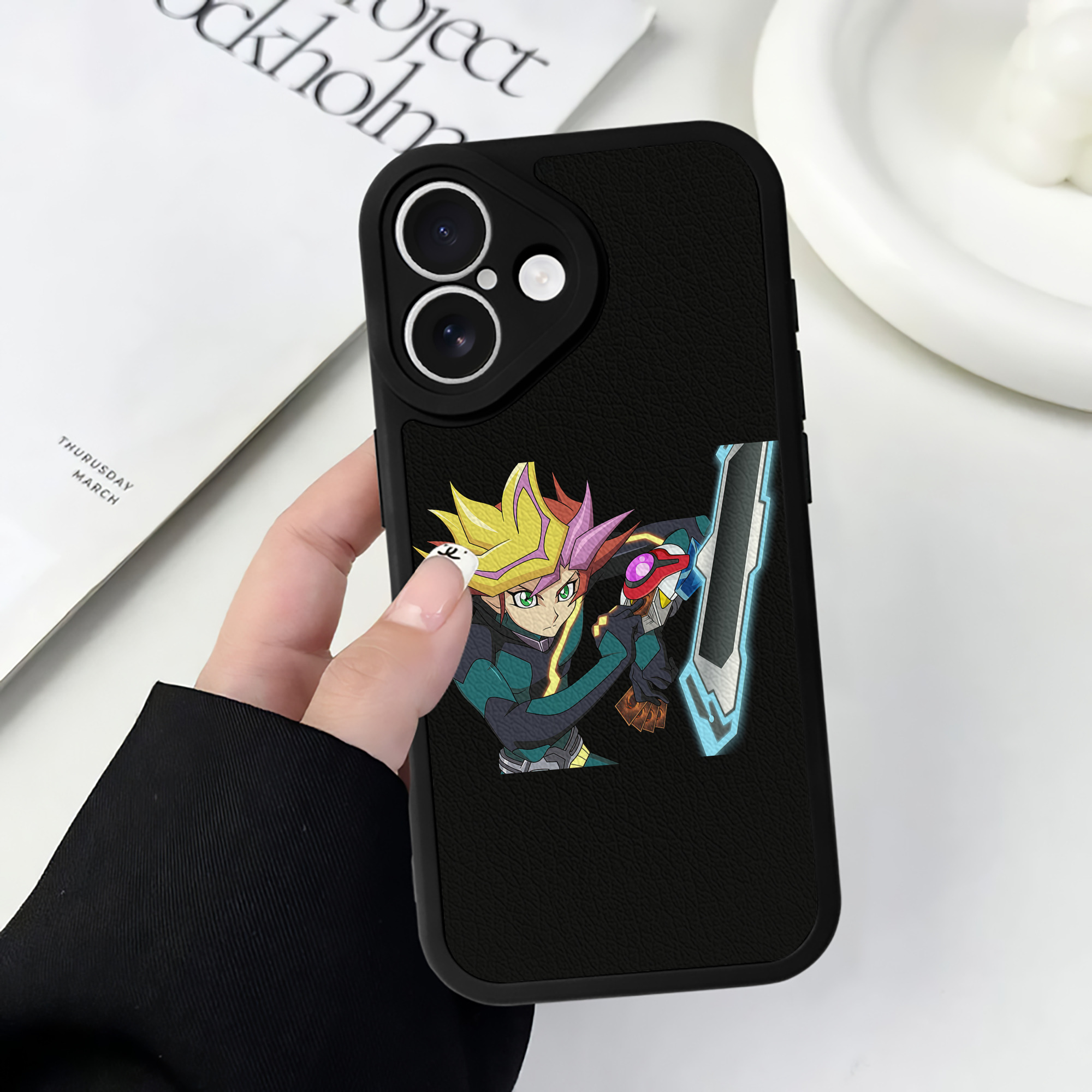 遊☆戯☆王 Yu-Gi-Oh! 【iPhone 16シリーズ対応】シリコンスマホケース（レザー調） 材質：シリコン